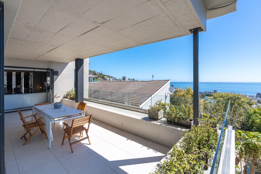 5 Bedroom Property for Sale in Fresnaye Western Cape
